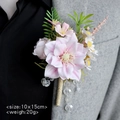 Roze trouwboutonnière met zijden bloemen, gouddraad en kristallen op een colbert - Boutonniere - Perzikroze