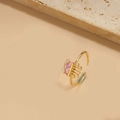 Bague réglable plaquée or 14K avec pierre rose en poire et design à franges unique - Méduse Zirconium Rose