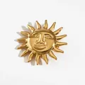 Artistic sun face brooch in polished gold finish with vintage metal sunburst design - Sun God Face (KX013)
