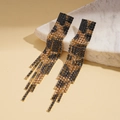 Eleganti orecchini pendenti a frangia con strass leopardati e montatura dorata - Orecchini con Stampa Leopardata (con Perno in Argento 925)