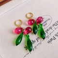 Orecchini a ciliegia traslucidi con foglia verde e cerchi metallici dorati - Stile Ciliegia Dolce (Oro/Rosa Viola/Verde)