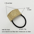 Elastisches U-förmiges Haarband mit strukturierter goldener Legierungsplatte - Sandgold Quadratisch
