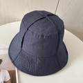 Cappello da pescatore in nylon blu scuro ad asciugatura rapida su un tavolo bianco - Blu navy