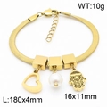 Bracciale a serpente dorato con pendenti a cuore, perla e mano di Fatima su bianco - Bracciale Mano di Fatima Perla Cuore (KB169684)