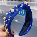 Royalblauer geknoteter Stoffhaarreif mit eleganten weißen Perlen und Kristallen - Saphirblau