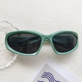 Gafas de sol rectangulares verde oliva para niños con lentes negras estilo vintage - Verde