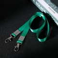 Grünes Nylon-Schlüsselband mit zwei Metall-Karabinerhaken für Ausweise und Karten - 1.5cm / Grün