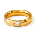 Minimalistischer vergoldeter Edelstahlring mit einem ovalen klaren Zirkonia-Stein - US 7 / Weißer Edelstein Goldener Ring (KBJ241)