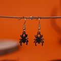 Pendientes de gancho con forma de araña negra para Halloween con acabado de metal mate - Araña Negra (WH1283)