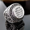 Bague vintage en argent avec gravure arabe et pierres noires sur fond noir brillant - US 6 / Argent antique