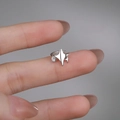 Ear cuff in argento sterling S925 a forma di stella con dettaglio in zircone lucido - Clip per Orecchie Stella a Quattro Punte (E4591) / Platino/Pezzo Singolo
