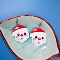 Cartoon-Weihnachtsmann-Acryl-Ohrringe in Rot mit silbernen Haken für Damen - Weihnachtsmütze