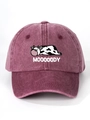Detalle de gorra de algodón burdeos con bordado de vaca y texto MOOOOOODY - Burdeos