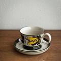 Juego de taza de café y platillo de cerámica con frutas amarillas pintadas a mano y hojas - 220ml / Amarillo