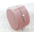 Elegantes Silberarmband mit Stern und Mond und klaren Zirkonia auf rosa Samt - Mondstil (SL165-Silberweiß-Mondarmband)