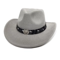 Détail d'un chapeau de cowboy en feutre gris avec blason de lion et ruban noir - M (56-58cm) / Gris clair