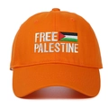 Dettaglio del ricamo Free Palestine e della bandiera su berretto di cotone arancione - Regolabile / Arancione