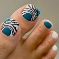 Uñas postizas de pies azules y blancas con patrón de cebra abstracto y líneas negras - Cebra Blanco Negro Azul Oscuro (JP1672)