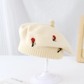 Béret tricoté blanc crème pour bébé avec broderie de fleurs rouges 3D et détails - 2-6 Ans (Extensible) / Arbre Beige