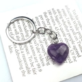 Porte-clés cœur en améthyste naturelle violette avec anneau en métal argenté poli - Améthyste