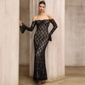Elegante off-shoulder zwarte kanten avondjurk met lange klokmouwen en een slanke pasvorm - S / Zwart
