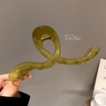 Olive green 13.5cm large resin claw clip with elegant minimalist twisted design - Lines Matcha-13cm