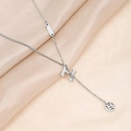 Élégant collier en Y avec pendentifs H argentés sur un fond en soie satinée beige - 9125 - Argent