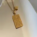 Collar con colgante de tarot Tauro dorado rectangular y cadena fina de estilo minimalista - Tauro