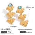 Dreifach gefächerte Edelstahl-Ohrringe in Gold mit himmelblauen Edelsteinen - Blattförmige Ohrringe