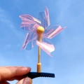 Barrette à cheveux moulin à vent laser rose avec centre jaune sur pince crocodile - 5 Feuilles/Rose Transparent