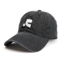 Détail de casquette vintage en denim gris foncé avec broderie blanche en relief 3D - Réglable / Noir