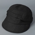 Dettaglio del cappello in lino nero in stile giapponese con design a pieghe e trama - M (56-58cm) / Nero