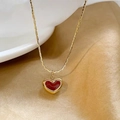 Collier élégant en acier titane doré doté d'un pendentif cœur rouge émaillé et poli - Collier Cœur Rouge