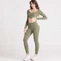 Set da yoga a coste senza cuciture verde avocado con top a maniche lunghe e leggings - S / Verde