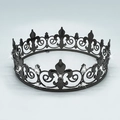 Corona barroca negra con diseño de flor de lis en metal y pedrería brillante de lujo - Color gunmetal
