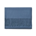 Graublauer Cashmere-Struktur Winterschal mit Fransen auf weißem Hintergrund - Blaugrün