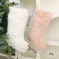 Plüschige Weihnachtssocken in Rosa und Weiß zur festlichen Dekoration am Weihnachtsbaum - Rosa + Weiß 2-Teiliges Set