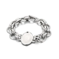 Dettaglio macro del bracciale a catena in acciaio argentato con placca ovale e chiusura a T - Base Ovale Argentata (KLJ6070-Z)