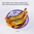 Modelo realista 1:1 de pescado braseado en un cuenco de porcelana para exhibición - Pez Amarillo