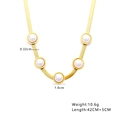 Macro shot of gold snake chain with 5 pearls featuring 42cm length and size measurements - Five-Pearl Snake Chain / N273