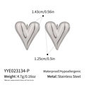 Dettaglio degli orecchini a cuore in acciaio inossidabile con dimensioni e peso indicati - Stile Argentato (YYE023134-P)