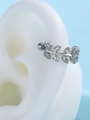 Silberner Blatt-Ohrstecker mit Zirkonia und sicherem Schraubverschluss für Knorpel - Strass Blatt Ohrstecker (K-715) / 1 Stück / Silber