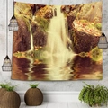 Arazzo con cascata naturale per camera da letto con foglie autunnali e rocce muschiose - 150x130cm / Cascata d'Autunno Muschiosa