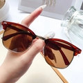 Classic semi-rimless Clubmaster sunglasses with amber lenses and burgundy frames - Tea Gold Tea Lens