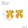 Detailansicht der 18k vergoldeten Edelstahl-Schleifenohrringe mit Größenangaben - Mode Flüssigkeit Schleifenform (S-E489)