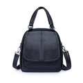 Mochila negra para mujer de cuero vegano con textura granulada y detalles plateados - Azul oscuro