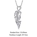Vue détaillée du pendentif plume en argent serti de zircons avec dimensions 12x38mm - Plume