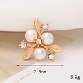 Detalle de flor de perla de 2,3 cm con base dorada y diamantes para manualidades DIY - D674 Flor de Perlas con Diamantes