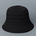 Détail du chapeau bob en maille noire montrant les motifs de tissage au crochet - M (56-58cm) / Noir