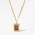 Collier en acier inoxydable doré avec pendentif rectangulaire en pierre gemme violette - Style Zircone Violet Doré (KDD041)